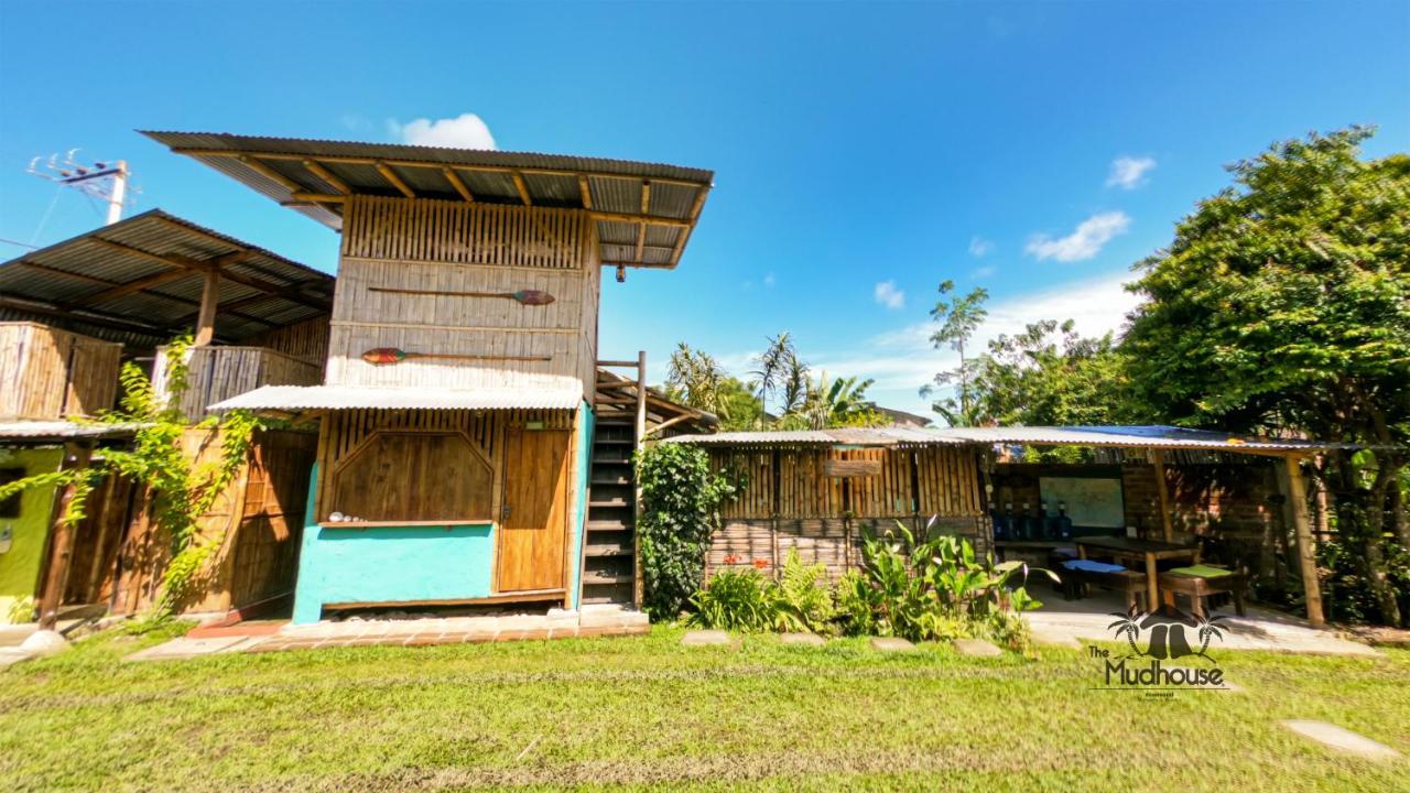 The Mudhouse Hostel Mompiche Buitenkant foto