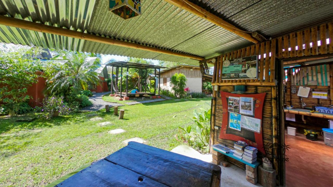 The Mudhouse Hostel Mompiche Buitenkant foto