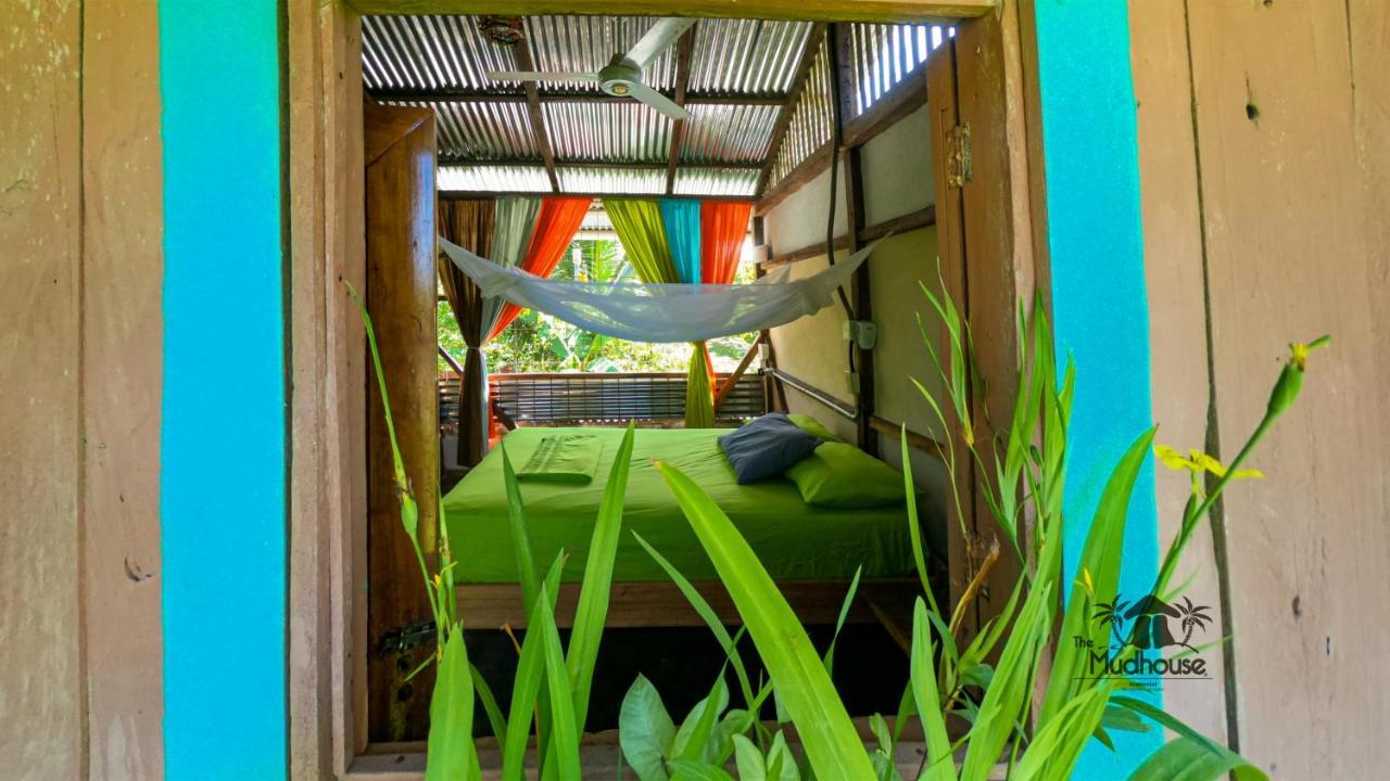 The Mudhouse Hostel Mompiche Buitenkant foto