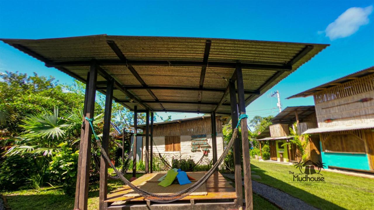 The Mudhouse Hostel Mompiche Buitenkant foto