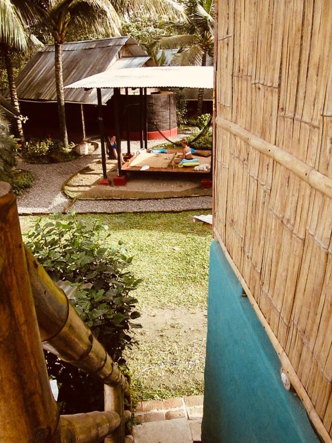 The Mudhouse Hostel Mompiche Buitenkant foto