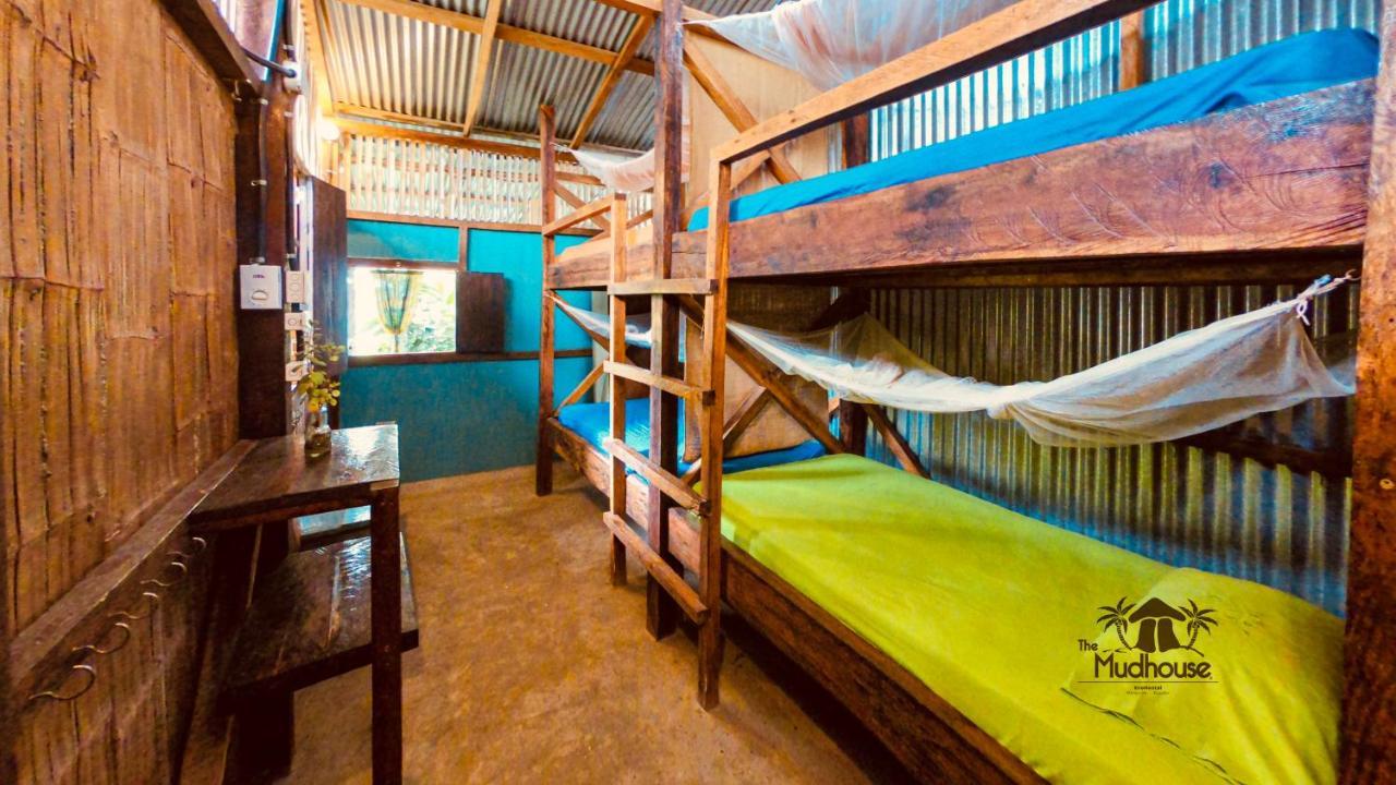 The Mudhouse Hostel Mompiche Buitenkant foto