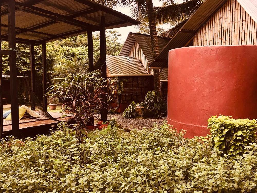 The Mudhouse Hostel Mompiche Buitenkant foto
