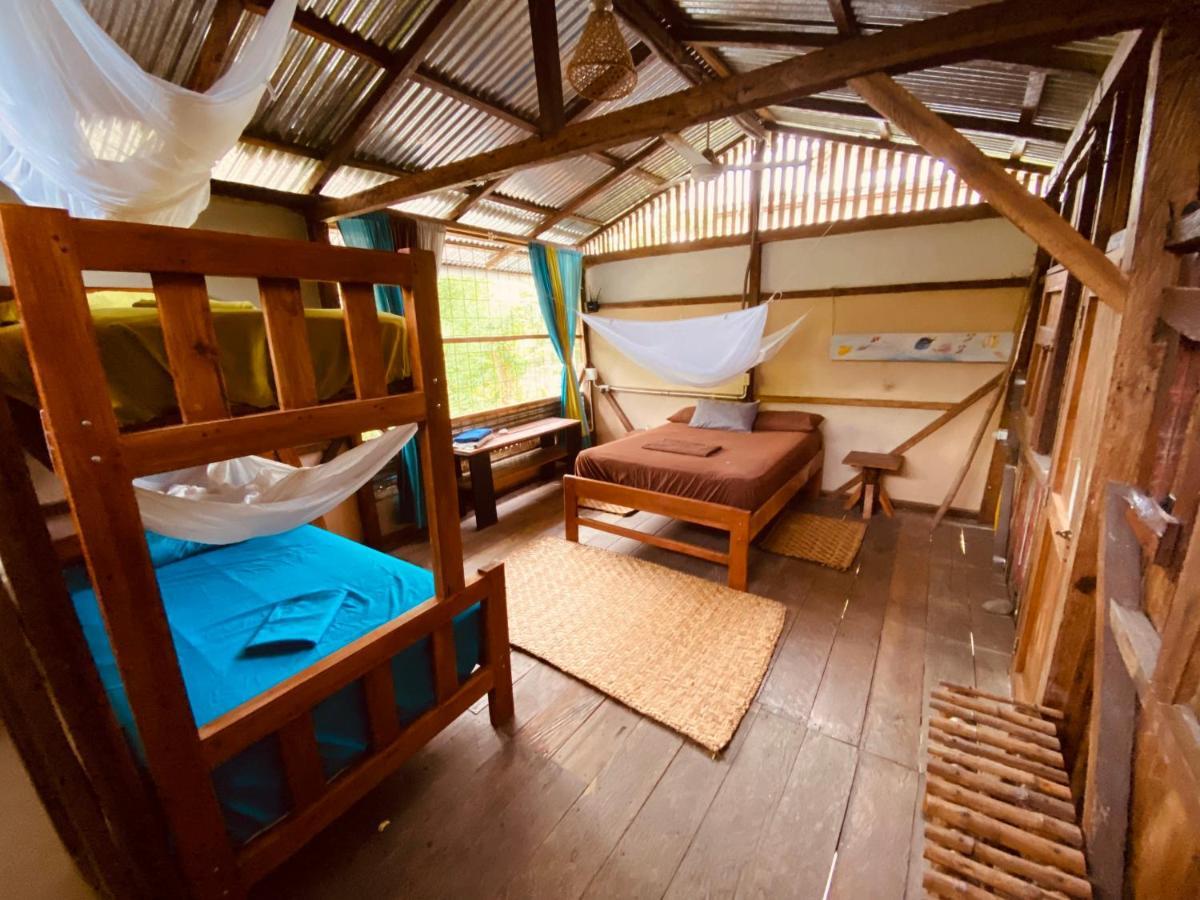 The Mudhouse Hostel Mompiche Buitenkant foto