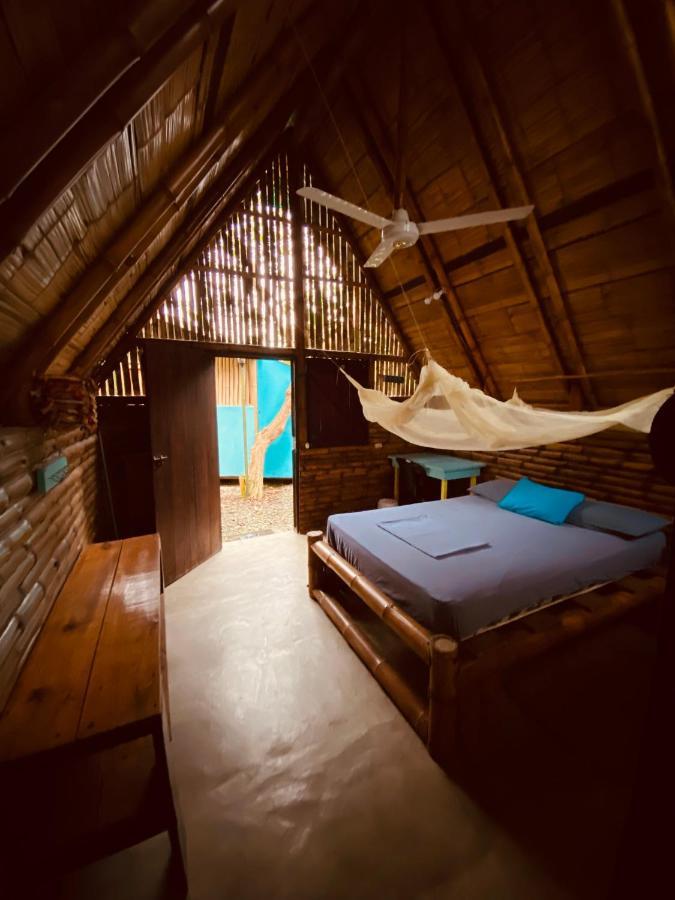 The Mudhouse Hostel Mompiche Buitenkant foto